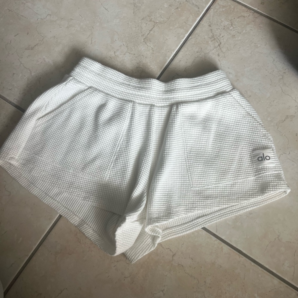 ALO Yoga White Athletic Shorts with Elastic Waistband